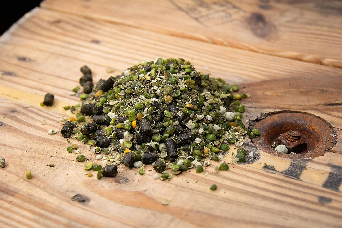 New Country Organics | Low Starch Horse Feed | Horse Food for Horses with Metabolic Disorders or Low Carb Needs | Corn-Free and Soy-Free | 16% Protein | Certified Organic and Non-GMO Feeder | 40 lbs